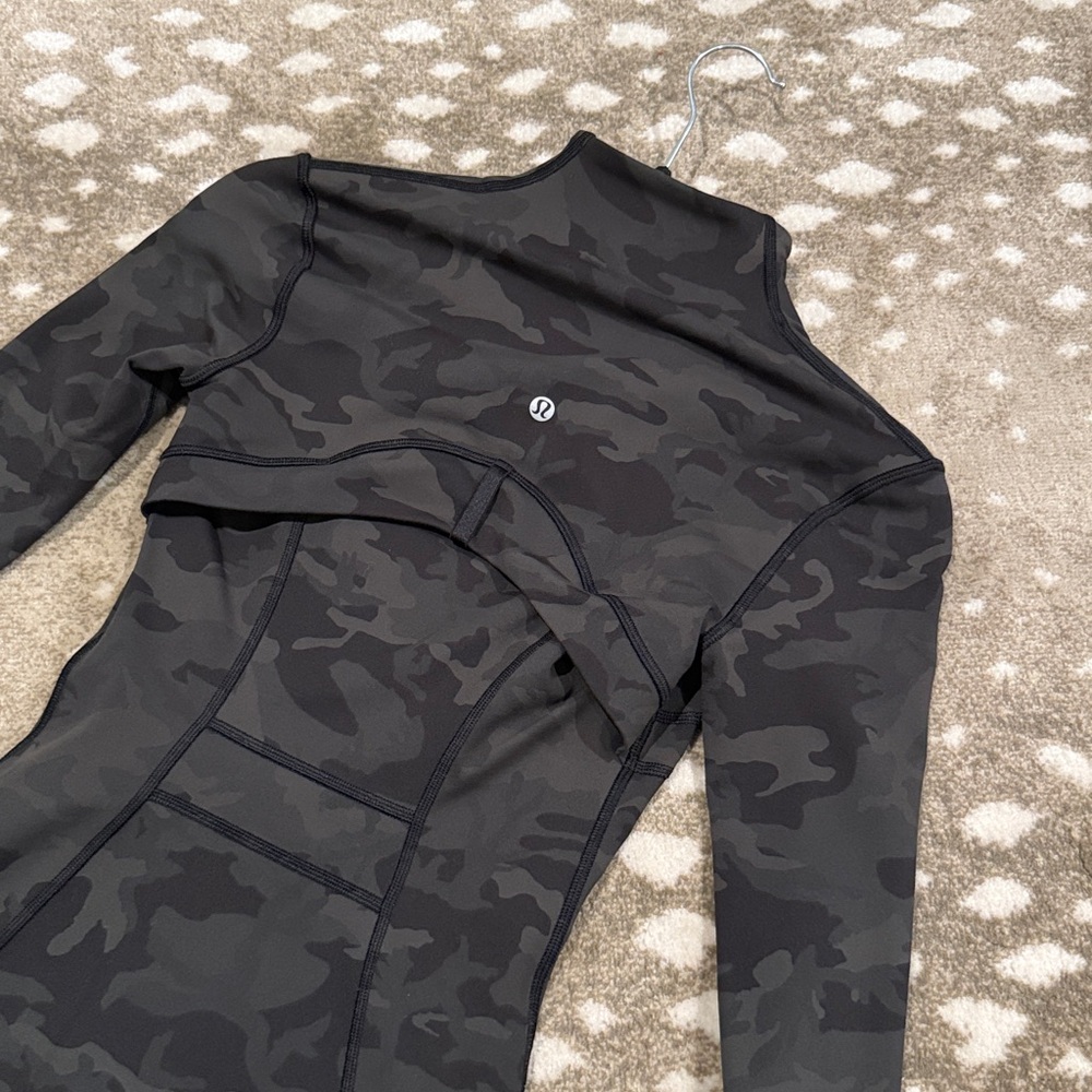 Lululemon Define Jacket Heritage 365 Camo Dark Olive Multi. Size 0 - Picture 11 of 12